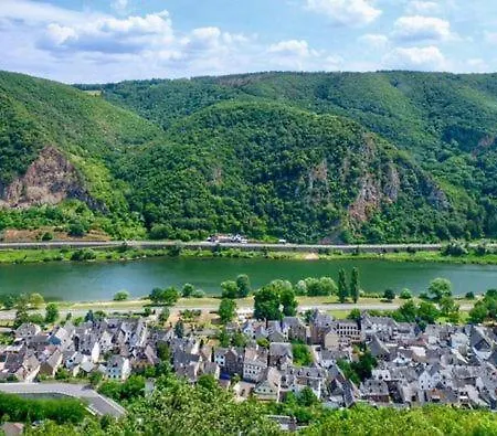 Ferienhaus - Bis 8 Personen - Tiere Erl. - Blick Auf Die Mosel