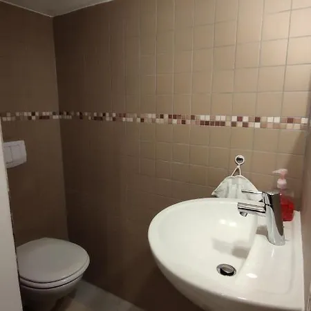 Ferienhaus - Bis 8 Personen - Tiere Erl. - Blick Auf Die Mosel * Moselkern